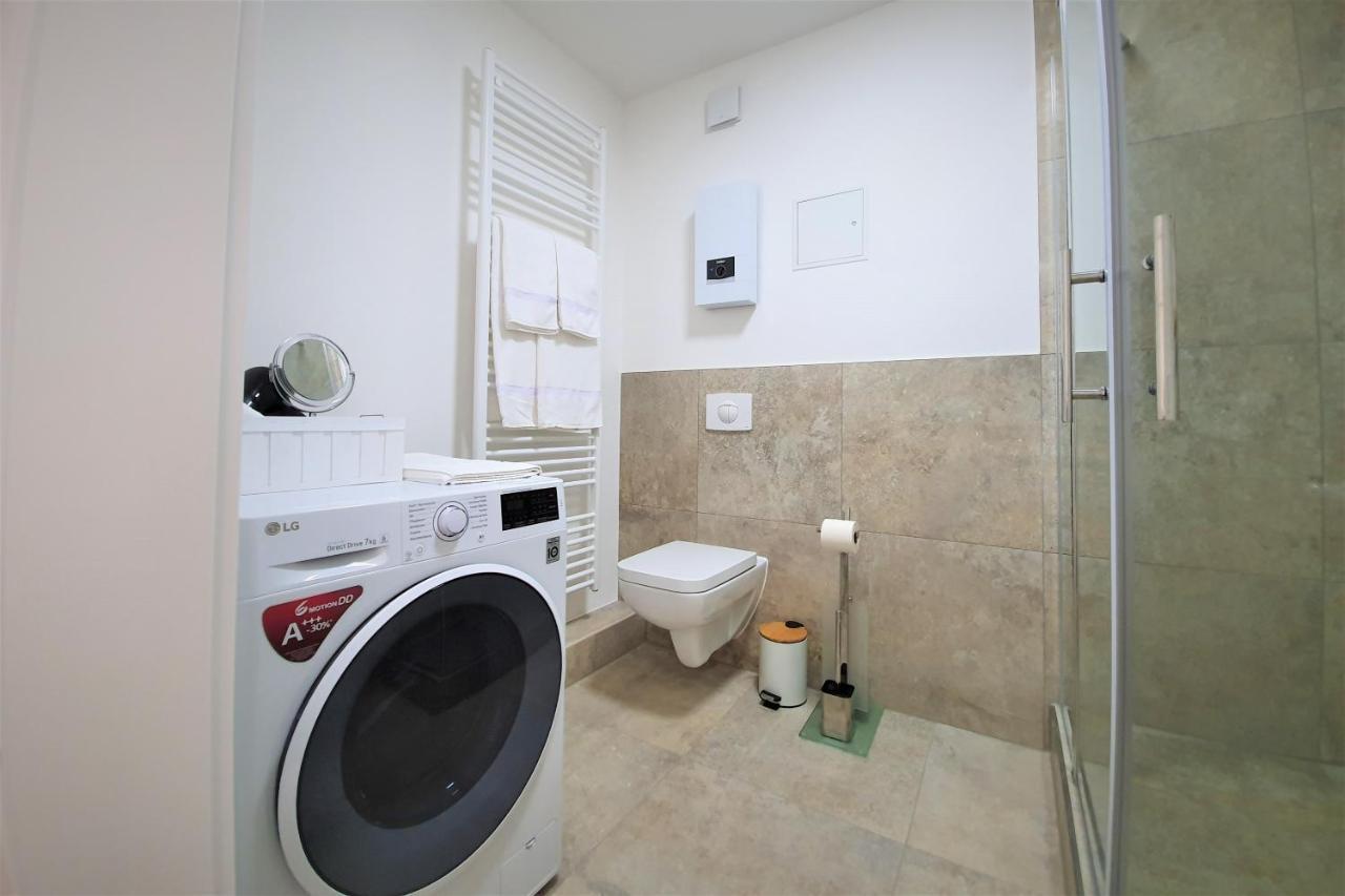 Pb Ferienwohnungen - Fewo 5 - Stilvoll Eingerichtetes Studio Im Herzen Senftenbergs Extérieur photo