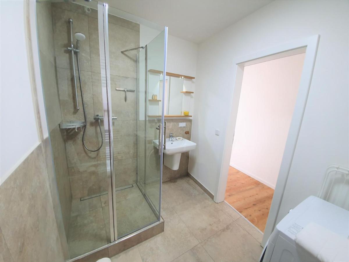 Pb Ferienwohnungen - Fewo 5 - Stilvoll Eingerichtetes Studio Im Herzen Senftenbergs Extérieur photo